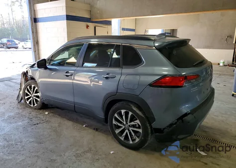 2024 Toyota Corolla Cross Xle z USA, uszkodzony, nr VIN 7MUDAABG5RV101310